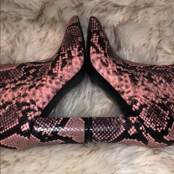 🎉Host Pick🎉NEW Marc Fisher UDay Western Boot - Picture 4 of 10